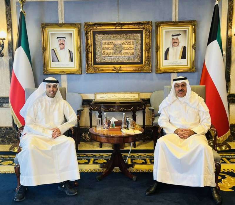 رئيس الوزراء والنائب عبدالوهاب العيسى