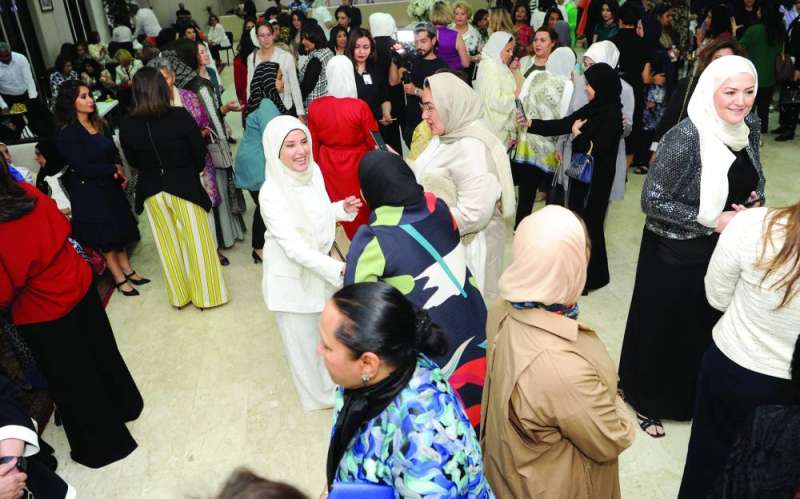 بوشهري تتلقى تهاني نسائية في الاحتفالية