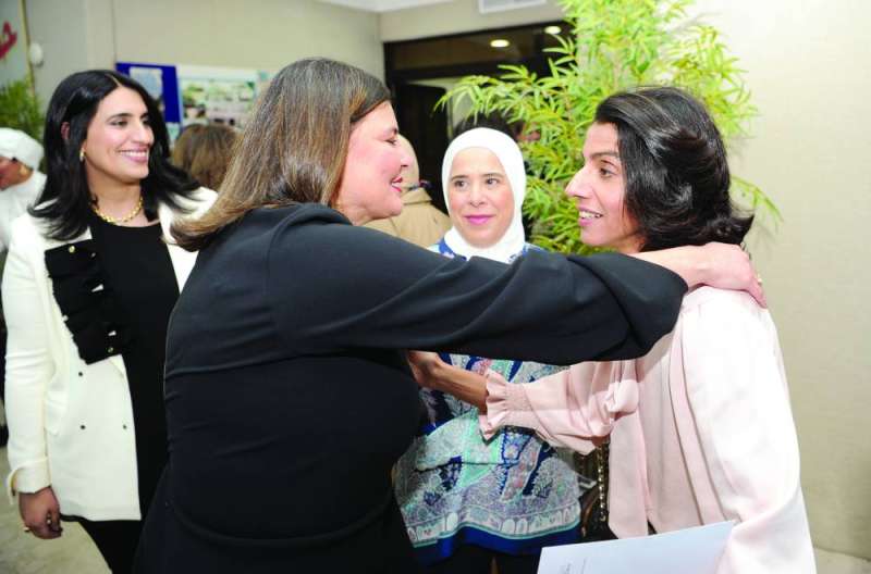 الخالد تتلقى تهنئة أسيل العوضي