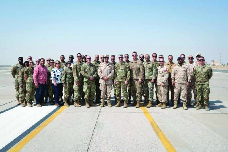 
لقطة جماعية للعسكريين من الجانبين الكويتي والأميركي
