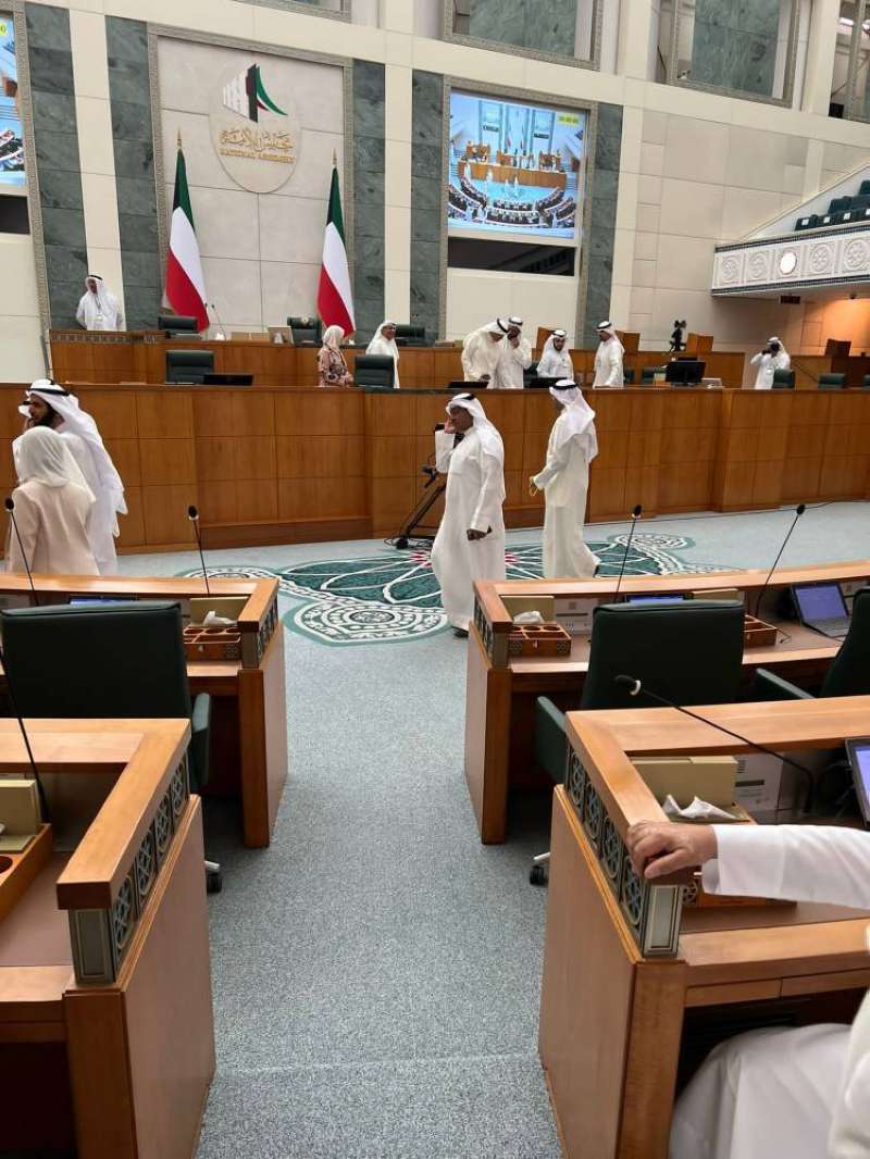 النواب خلال الجلسة