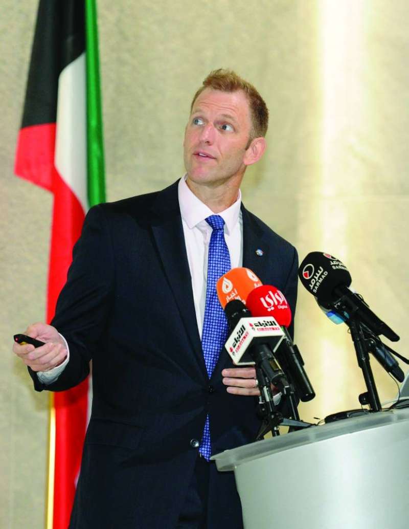 فوستر خلال مداخلته
