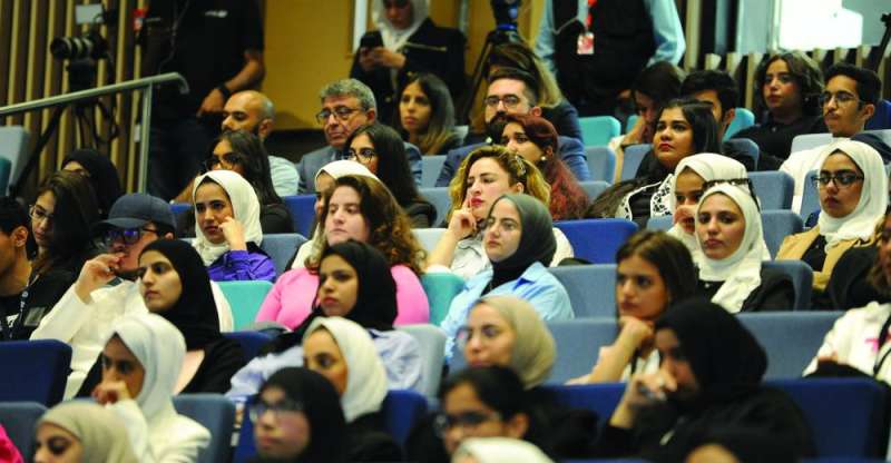 حضور طلابي كثيف