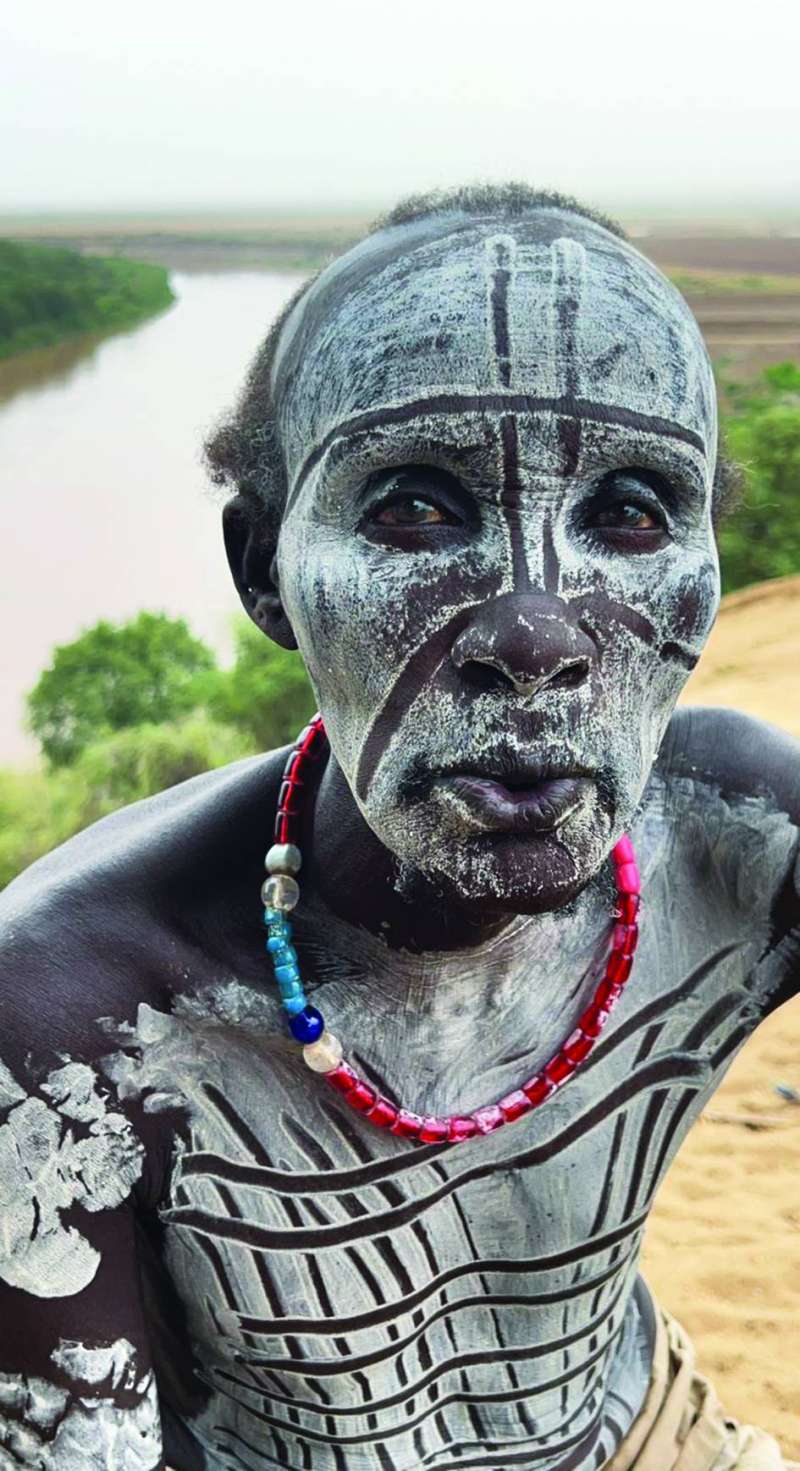 
الميموني سعى لتوثيق ورصد عادات قبائل الجنوب الإثيوبي
