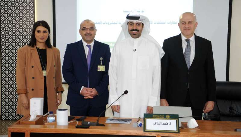 جانب من المشاركين في الورشة 