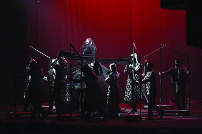 من مسرحية «طاهرة» 