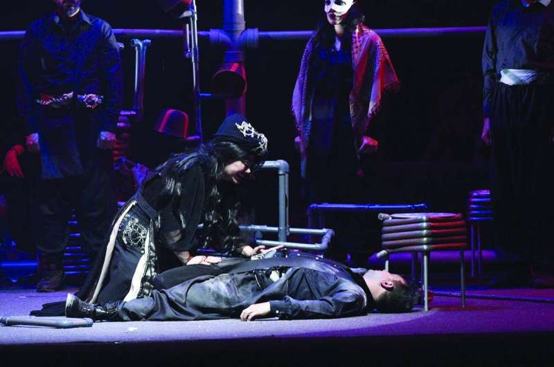 سعاد تبكي دلال 