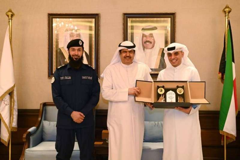 الأصفر خلال تكريمه لأفراد في إدارة مباحث محافظة حولي