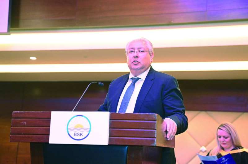 السفير أسامة شلتوت
