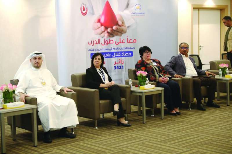 قياديو المستشفى خلال الاحتفال