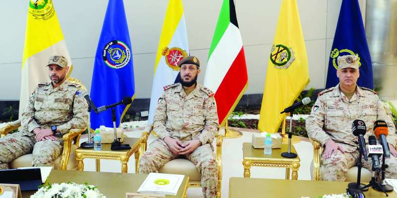 
العوضي والعتيبي والصايغ خلال المؤتمر الصحافي	 (تصوير سعود سالم)
