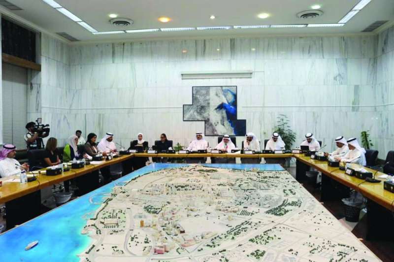 جانب من اجتماع اللجنة الفنية في المجلس البلدي 