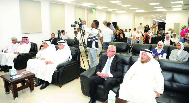 حضور ديبلوماسي وأكاديمي