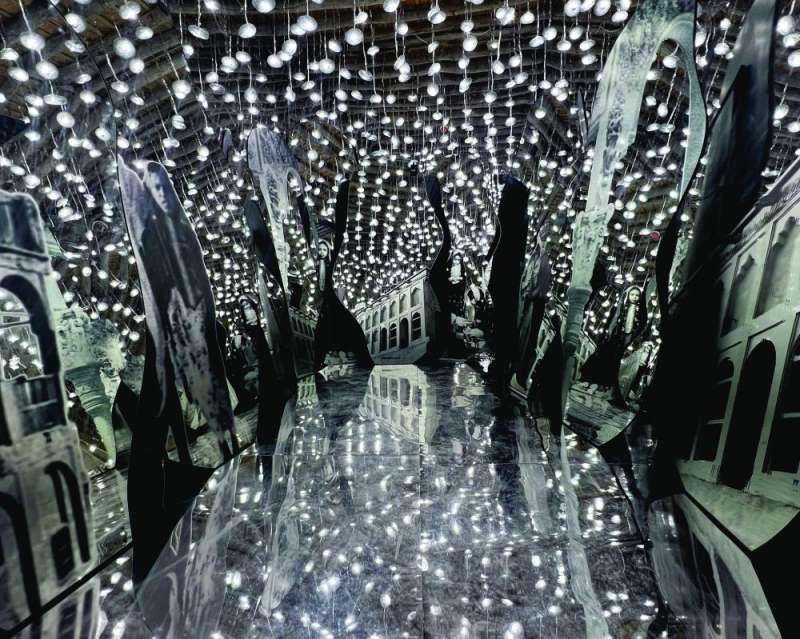 جانب من المعرض 