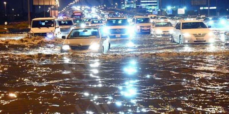 «الأشغال» استقبلت 350 شكوى خلال «أمطار الجمعة» 