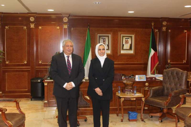 وزيرة الشؤون مع سفير مصر