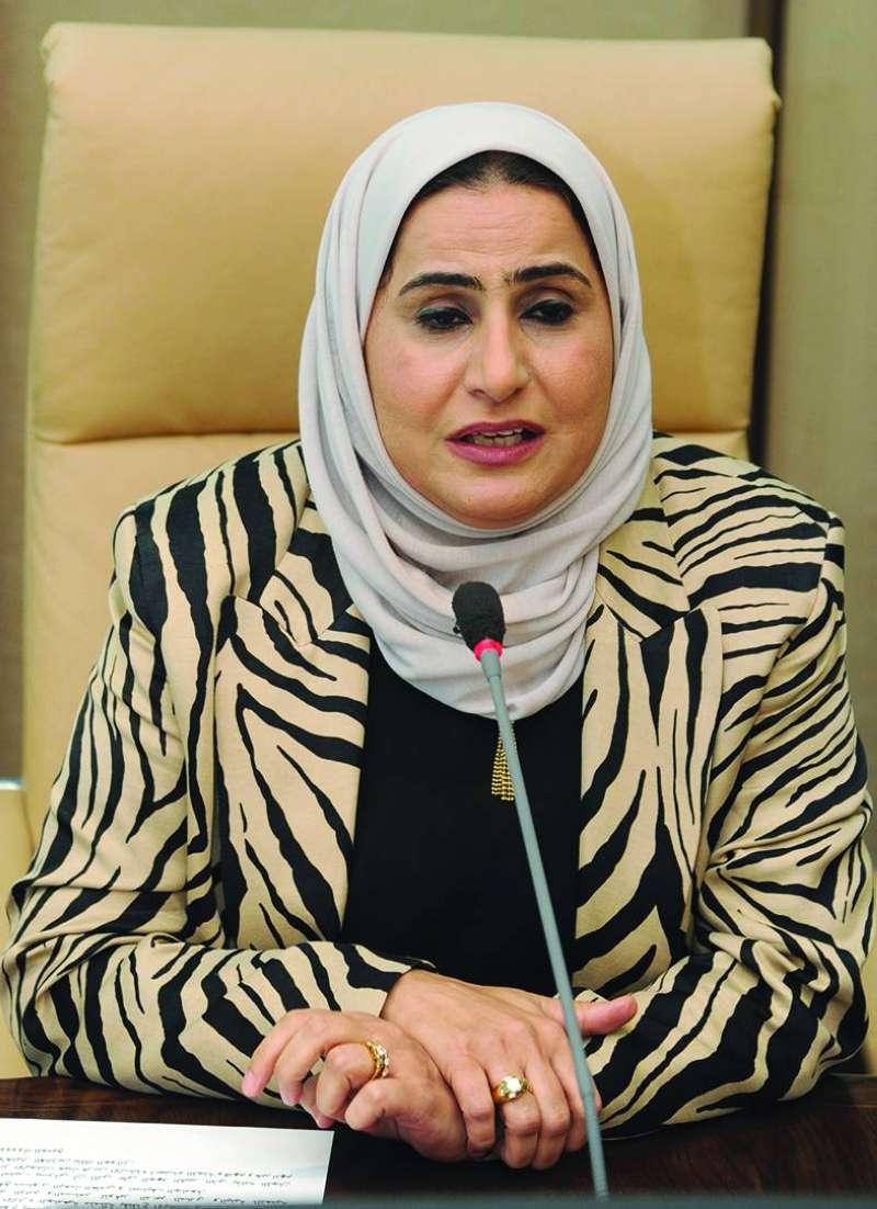 نورية الكندري مُتحدّثة في حفل التكريم (تصوير سعود سالم)