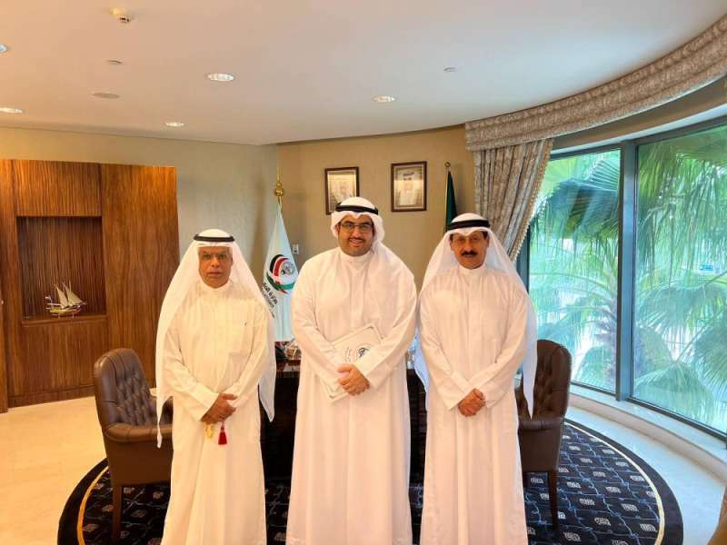  الرشيد خلال استقباله ممثلي «اتحاد الصيادين» 