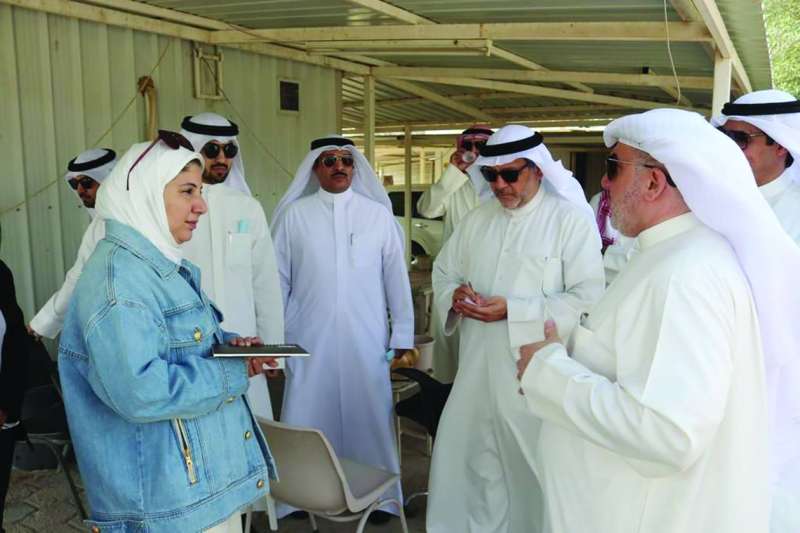 
علياء الفارسي تناقش الوضع القائم في المردم مع قيادات البلدية
