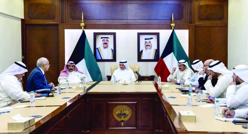 
وزير الخارجية خلال اللقاء مع ممثلي وسائل الإعلام المحلية
