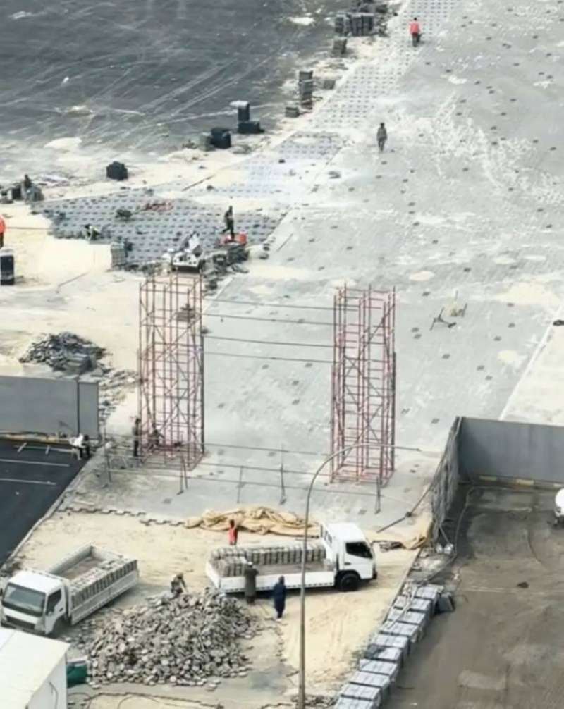 المدخل الرئيسي والمسرح لـ«ونتر وندرلاند».. شارفا على الانتهاء 