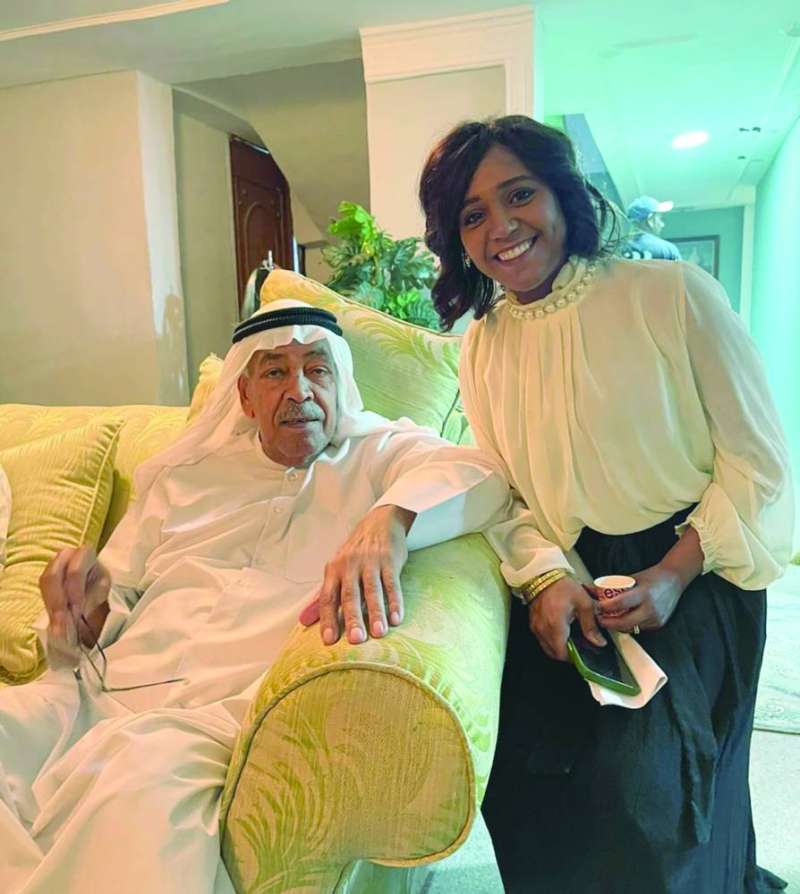 نورا العميري مع سعد الفرج في كواليس «منزل 12» 