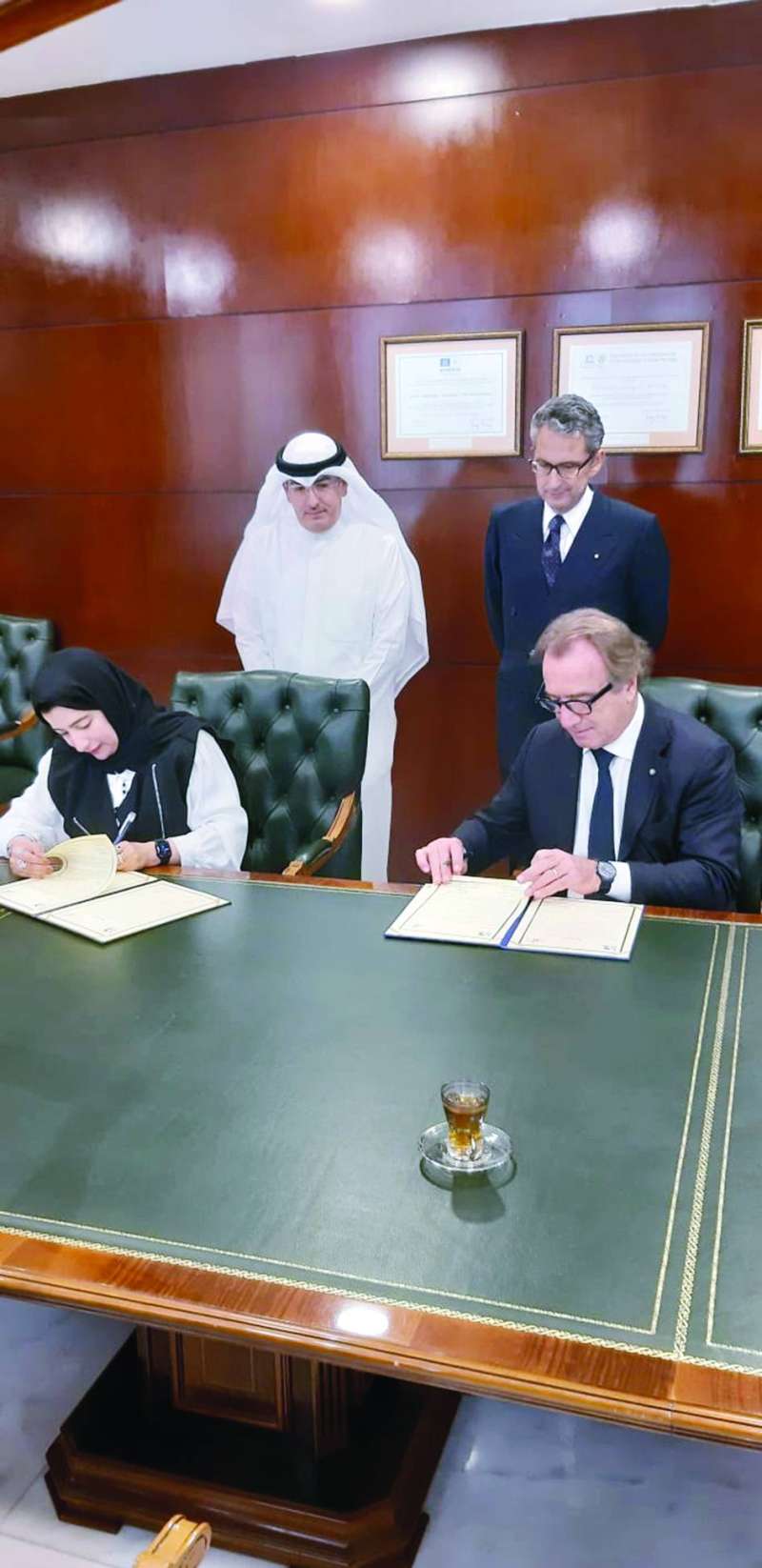 
توقيع المذكرة بين جمعية دانتي أليغييري والمجلس الوطني
