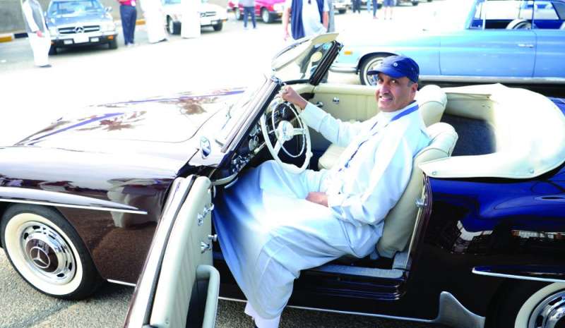 مالك إحدى السيارات الكلاسيكية