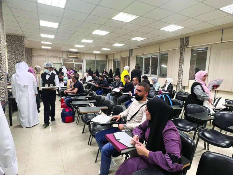 المعلمون ينهون إجراءاتهم قبل توزيعهم على المدارس