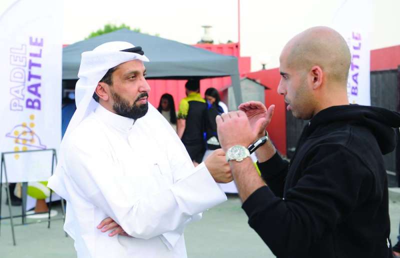 ماجد الماجد متحدثاً للزميل غانم السليماني