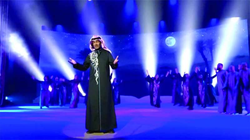 عبدالرحمن يؤدي مشهداً غنائياً 