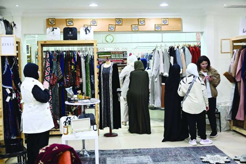 
جناح الملبوسات في المعرض الخيري
