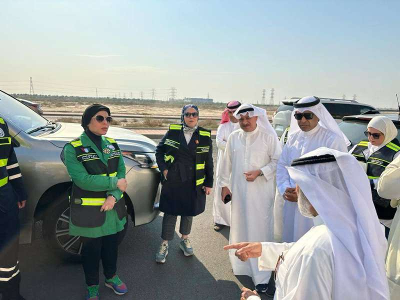 بوقماز تستمع إلى مطالب أهالي منطقة جابر الأحمد 
