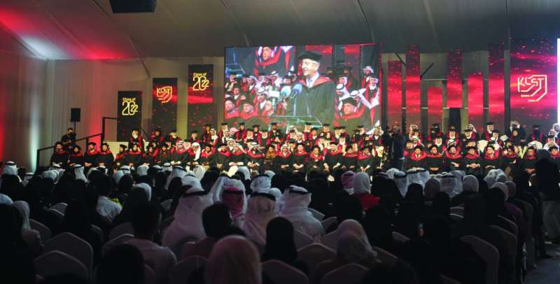 
جانب من حفل التخرّج	 (تصوير سعود سالم)
