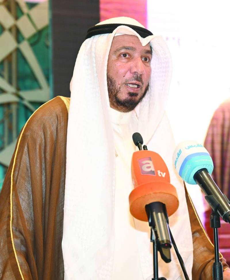 
عبدالله المعتوق متحدّثاً