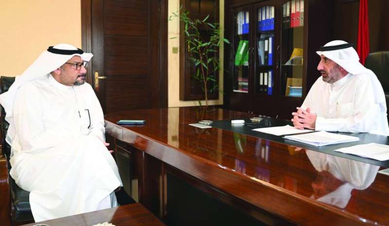 الحيص خلال اللقاء مع الزميل ناصر الفرحان 	(تصوير نايف العقلة)
