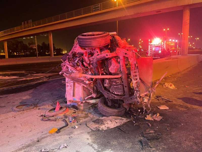 وفاة مواطن وإصابة آخر إثر انقلاب مركبة على طريق جاسم الخرافي
 