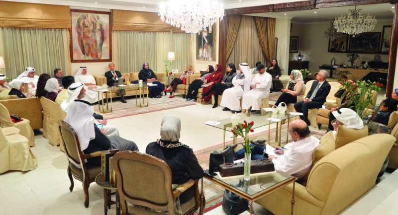 
جانب من الأمسية في الملتقى الثقافي