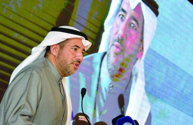 
الشيخ عبدالله الأحمد متحدثاً في المؤتمر