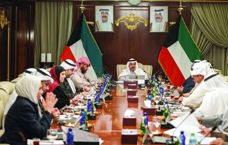 
رئيس الوزراء مترئساً جلسة مجلس الوزراء