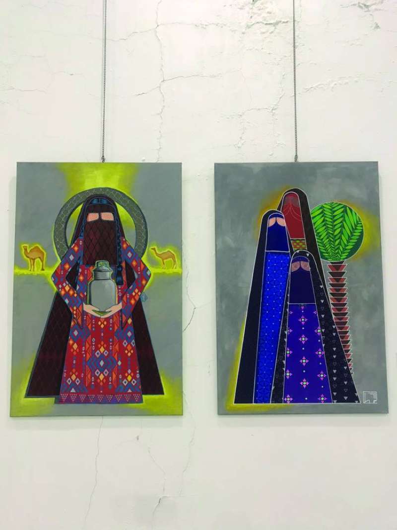 من اللوحات المشاركة