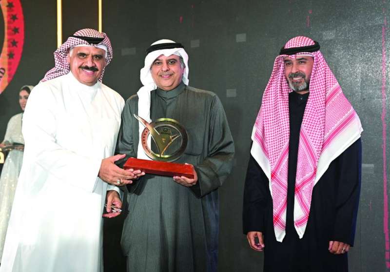 
جائزة للفنان داوود حسين