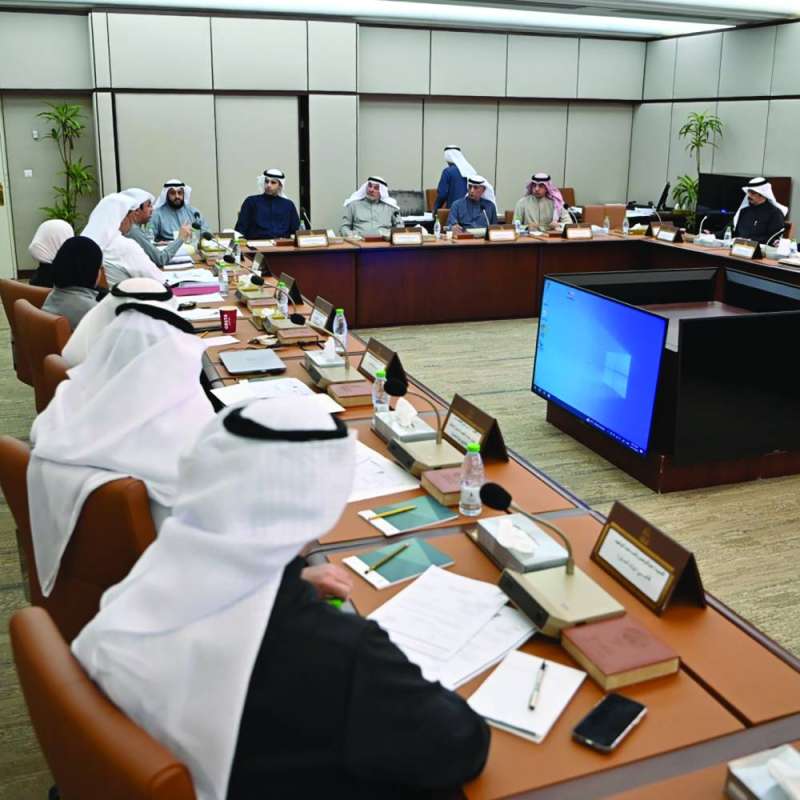 
جانب من اجتماع اللجنة المالية أمس