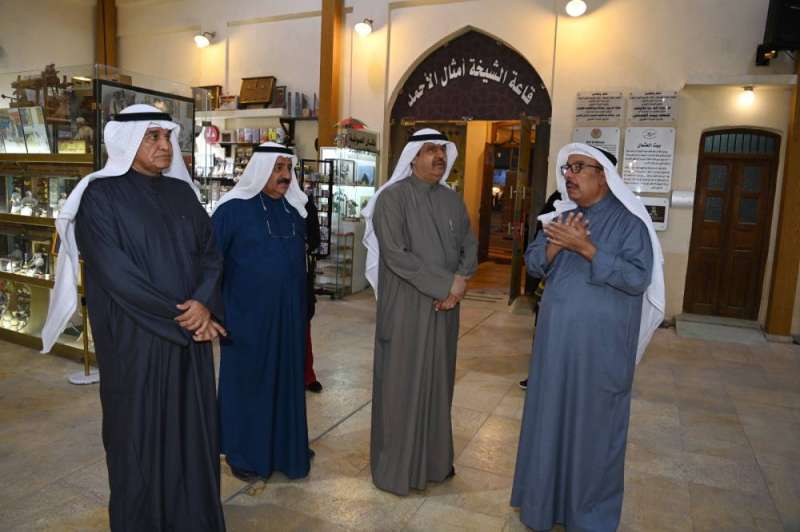 خلال زيارة محافظ حولي إلى متحف بيت العثمان 