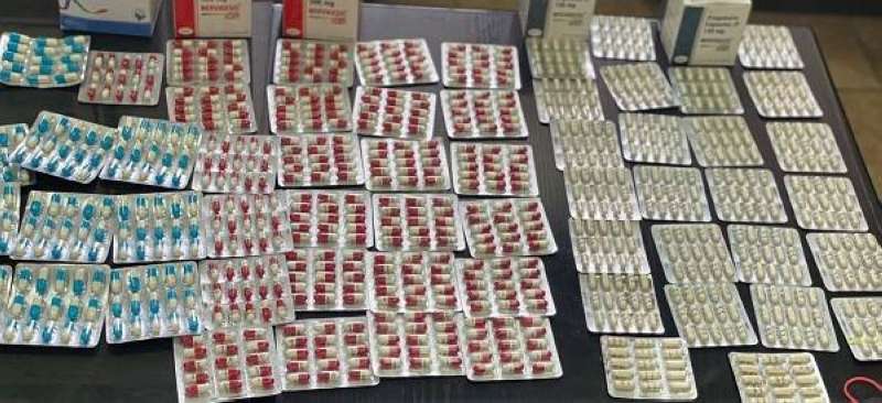 ضبط مواد مخدرة في المطار