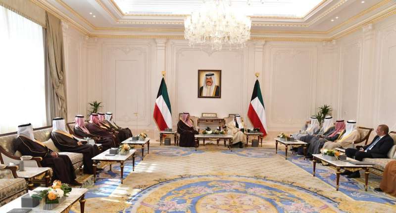 سمو نائب الأمير يستقبل رؤساء مجالس إدارتي «الاتصالات» السعودية والكويتية