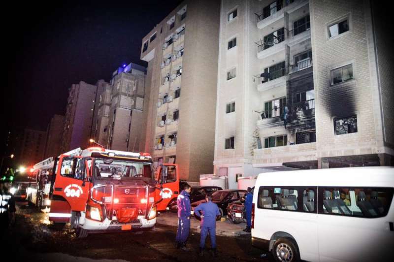 حريق عمارة في الفروانية