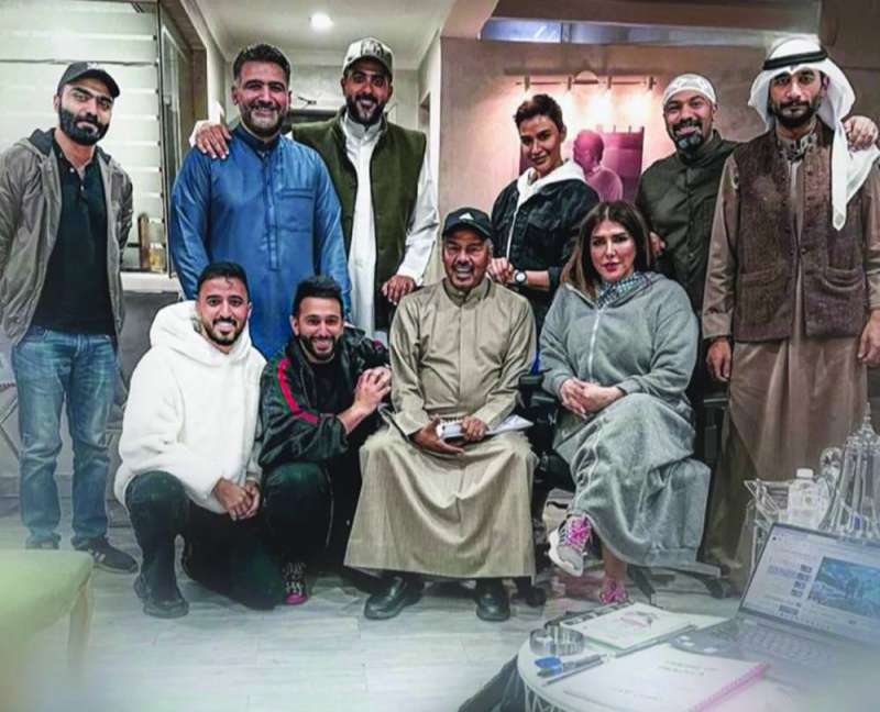 العقل متوسطاً نجوم وصنّاع «عرش دراكولا» 