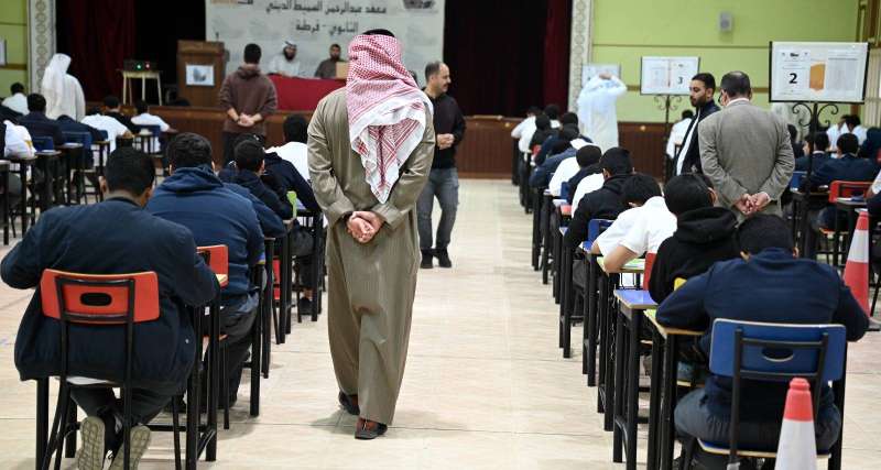 1160 طالباً وطالبة دشنوا اختبارات الثانوية العامة في المعاهد الدينية 