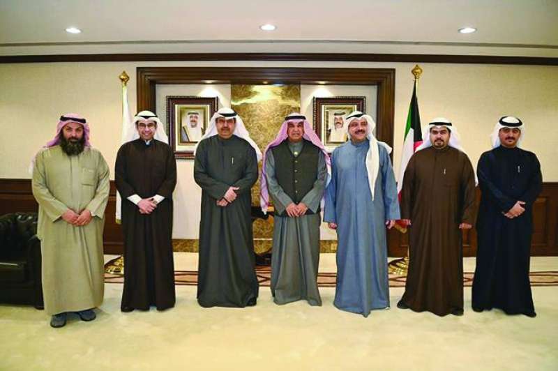 محافظ حولي متوسطاً عدداً من قياديي البلدية 